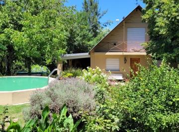 Quinta vacacional · 218m² · 6 Ambientes · 2 Cocheras · Quinta en Venta