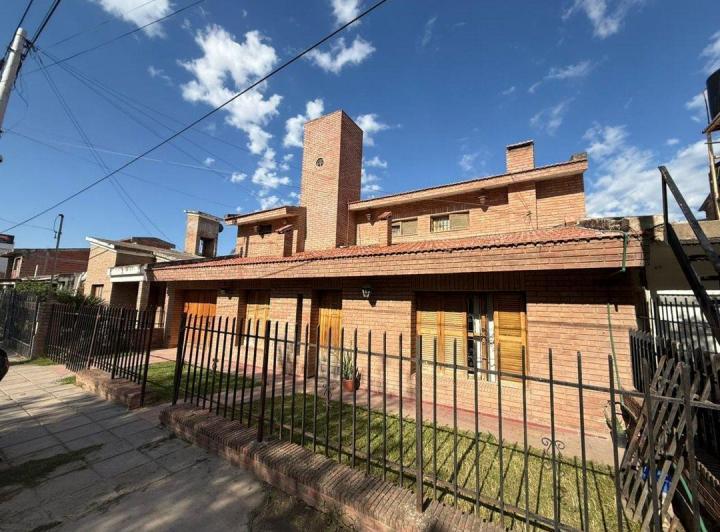 Casa · 399m² · 4 Ambientes