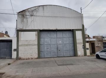 Bodega-Galpón · 325m² · 5 Ambientes · 8 Cocheras · Galpon en Venta en Guaymallén