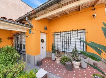Casa · 124m² · 3 Ambientes · 1 Cochera · Venta Casa 3 Ambientes con Cochera Bernal Oeste