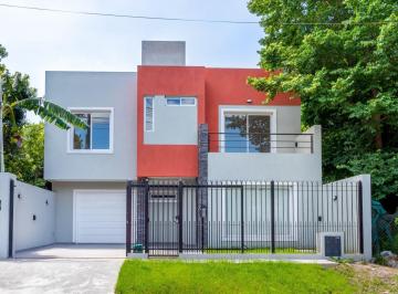 Casa · 182m² · 5 Ambientes · 2 Cocheras · Venta Casa 5 Ambientes en Ranelagh C/cochera