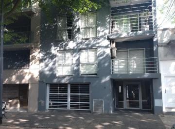 Fachada edificio · Cochera en Saavedra
