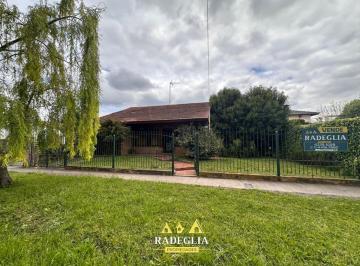 Casa de 4 ambientes, Almirante Brown · Casa de 4 Ambientes en Venta con Jardín, Quincho y Garage en Burzaco, Alte. Brown