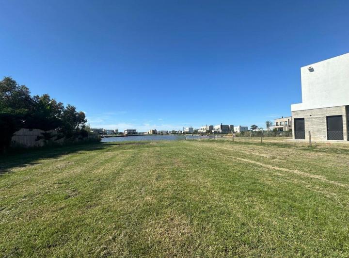 Terreno · 781m²