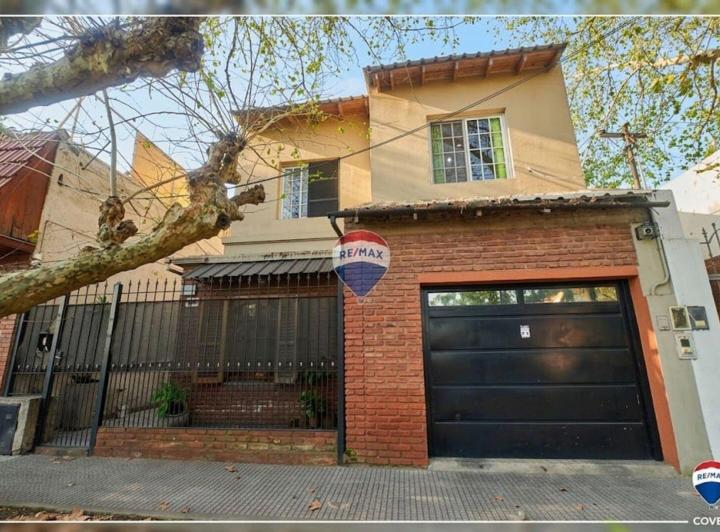 Casa · 200m² · 6 Ambientes · 1 Cochera