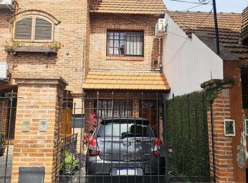 Casa · 90m² · 4 Ambientes · 1 Cochera · Alquiler Dúplex en Olivos con Cochera, Patio y Terraza - Excelente Estado y Buena Ubicación!