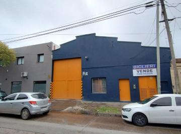 Edificio · 2100m² · 20 Cocheras · Edificio Comercial en Esc. - Centro