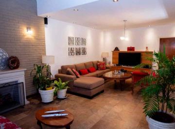 Casa · 165m² · 5 Ambientes · 2 Cocheras · Venta Casa Don Bosco. Pileta. 5 Amb. Apta Credito.