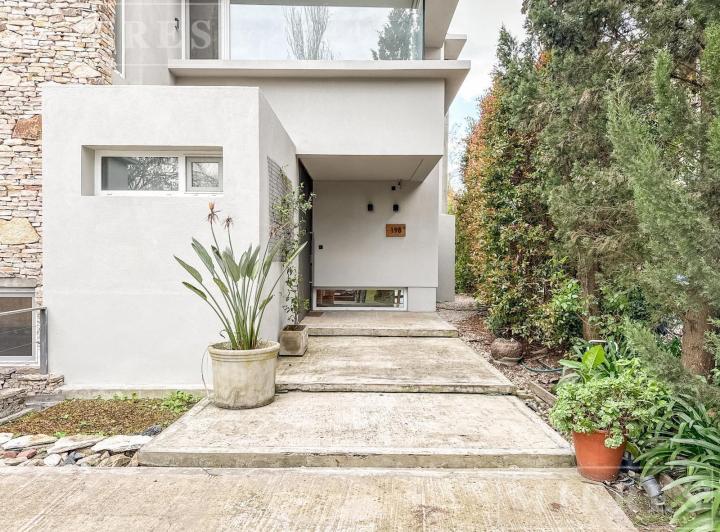 Casa · 297m² · 7 Ambientes
