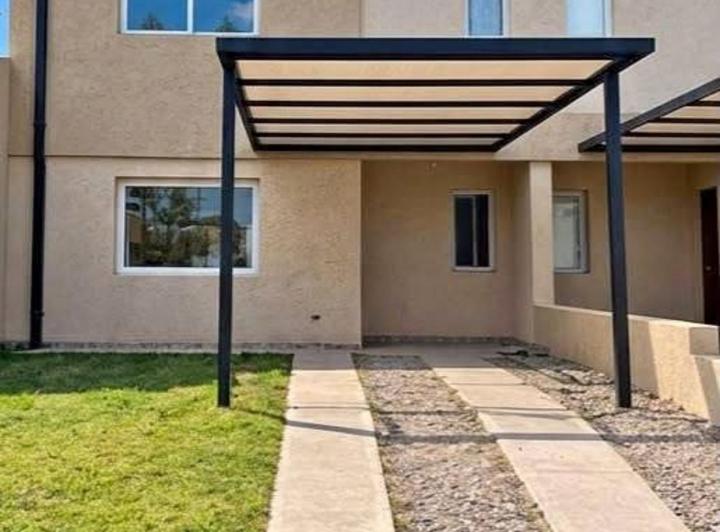 Casa · 144m² · 4 Ambientes · 1 Cochera
