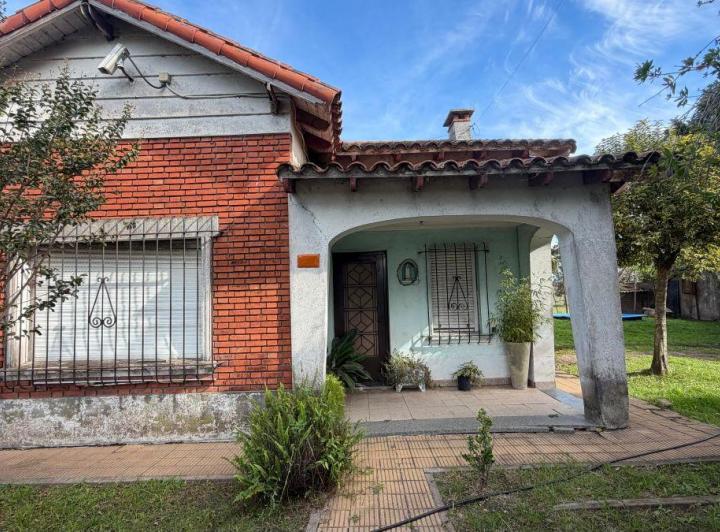 Casa · 72m² · 4 Ambientes · 1 Cochera
