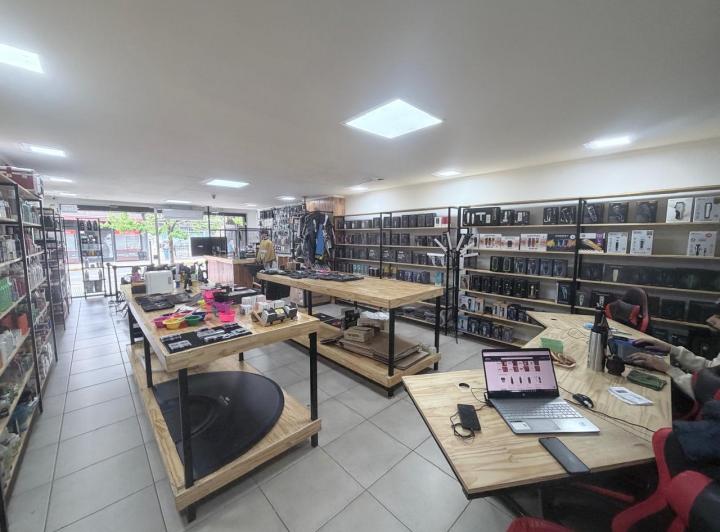 Local comercial · 165m²