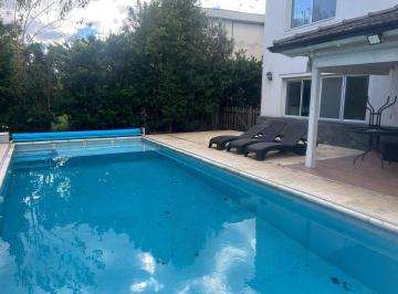 Casa · 310m² · 6 Ambientes · 4 Cocheras · Casa en Barrio Septiembre Escobar