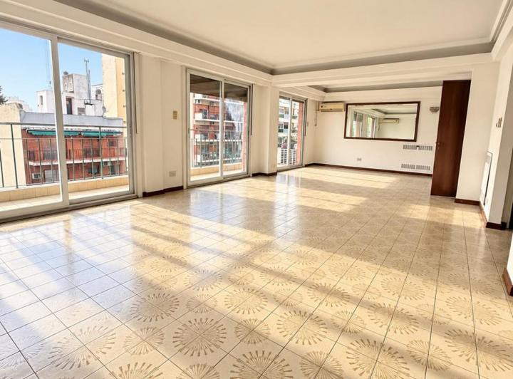 Departamento · 198m² · 6 Ambientes · 2 Cocheras