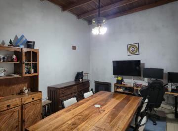 Casa · 70m² · 3 Ambientes · 1 Cochera · Casa en San Carlos