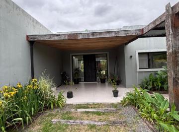 Casa · 180m² · 5 Ambientes · Lindisima Casa en Venta en Chacrasdel Ocho