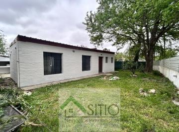 Casa · 50m² · 5 Ambientes · 1 Cochera · Casa en Lomas de Solymar
