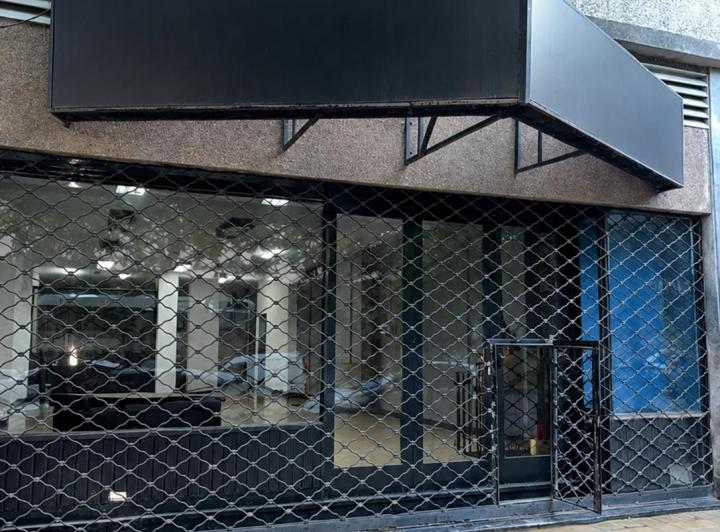 Local comercial · 218m²