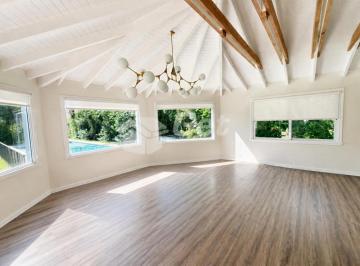 Casa · 341m² · 7 Ambientes · 4 Cocheras · Casa en Alquiler en Ayres de Pilar