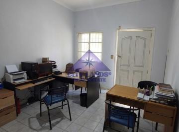 Casa · 248m² · 6 Ambientes · 2 Cocheras · Casa en Venta de Cinco Dorm. y Amplia Cochera en Cuarta Seccion - Ciudad de Mendoza