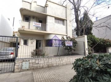 Casa · 199m² · 4 Ambientes · 2 Cocheras · Casa en Venta de Tres Dorm. - Excelente Ubicacion - Quinta Seccion - Ciudad de Mendoza