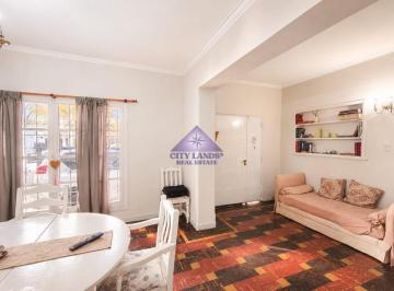 Casa · 214m² · 4 Ambientes · 2 Cocheras · Casa en Venta de 3 Dorm., Bicochera y Piscina en La Ciudad de Mendoza