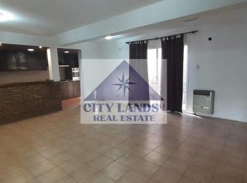Casa · 200m² · 5 Ambientes · 2 Cocheras · Casa en Alquiler con Pileta, Jardin y Cochera Para 3 Vehiculos - Dorrego