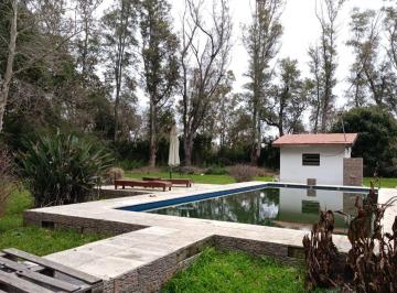 Quinta vacacional · 200m² · 4 Dormitorios · Venta Casa Quinta Pileta Parque Gral Rodriguez