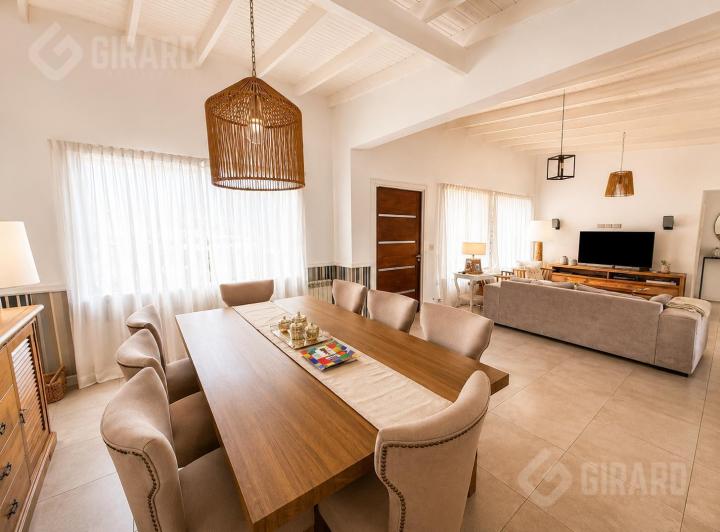 Casa · 180m² · 4 Ambientes