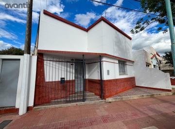 Casa · 124m² · 5 Ambientes · Casa Apta Crédito en Venta | Barrio Alberdi