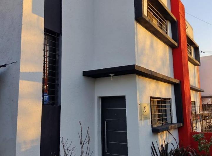 Casa · 94m² · 3 Ambientes · 1 Cochera