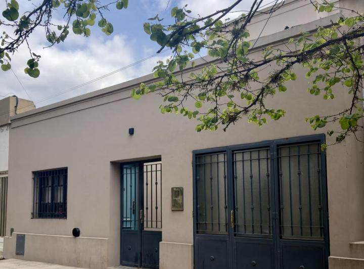 Casa · 249m² · 8 Ambientes · 1 Cochera