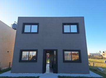 Casa · 380ha · 4 Ambientes · 1 Cochera · Casa Moderna Recién Estrenada en 2 Plantas en Sol de Domselaar Venta Urgente