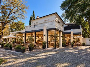 Local comercial · 466m² · 6 Cocheras · Local en Alquiler en Esquina Sobre Av Libertador en Acassuso.
