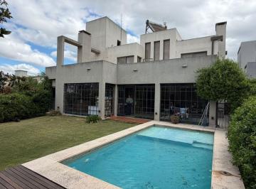Casa de 1 ambiente, Córdoba · Casa de 500 m² con 2 Dorm. en Venta en Zepa