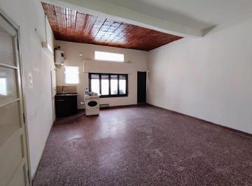 PH · 35m² · 1 Ambiente · PH Al Medio en Alquiler Monoambiente