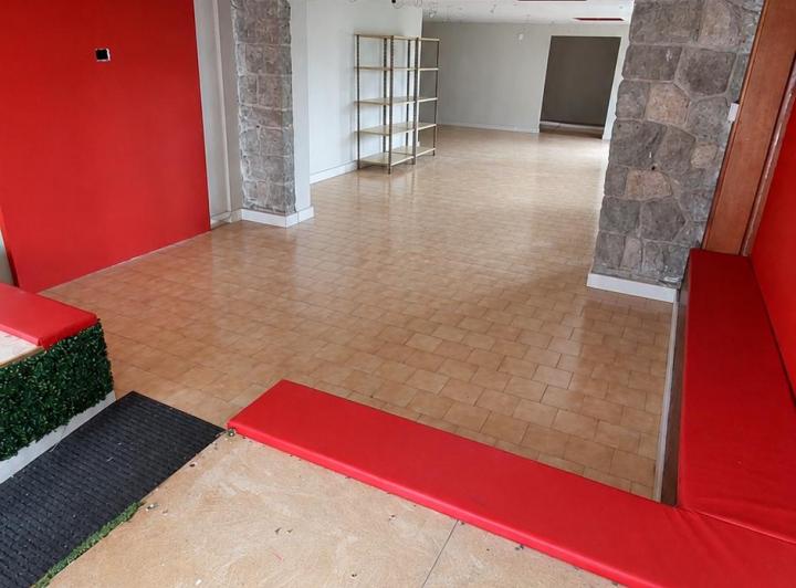 Local comercial · 170m² · 3 Ambientes