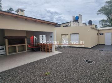 Casa · 170m² · 4 Ambientes · 1 Cochera · Vendo - Permuto. Propiedad en Venta Totalmente Renovada. Concordia, Er.