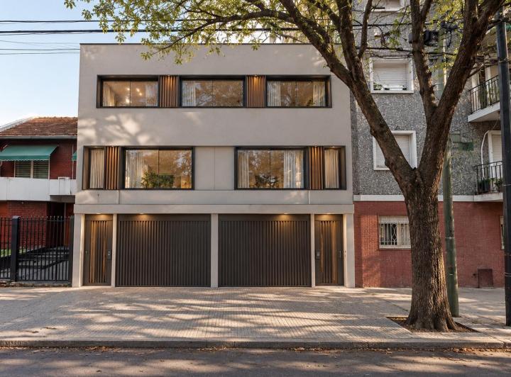 Casa · 200m² · 4 Ambientes · 3 Cocheras