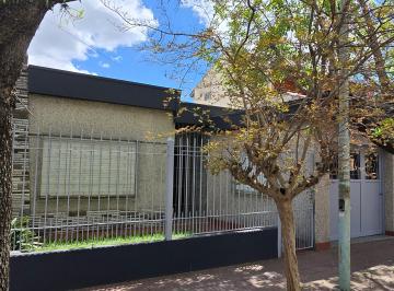 Casa de 6 ambientes, Berazategui · Alquilo Casa Berazategui Centro