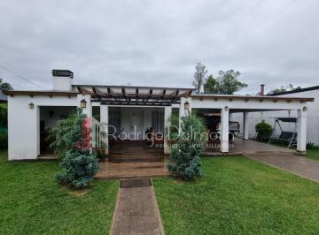 Casa · 170m² · 3 Ambientes · 2 Cocheras · Vendo. Excelente Propiedad en Villa Zorraquín. Concordia, Er.