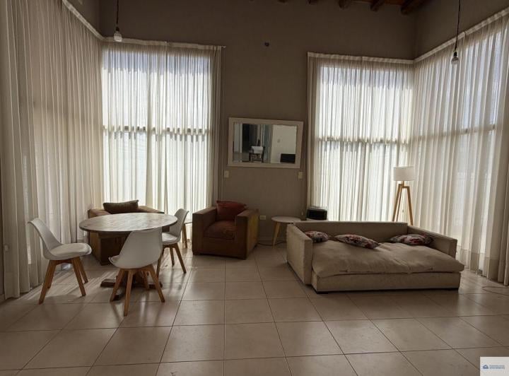 Casa · 120m² · 3 Ambientes · 2 Cocheras