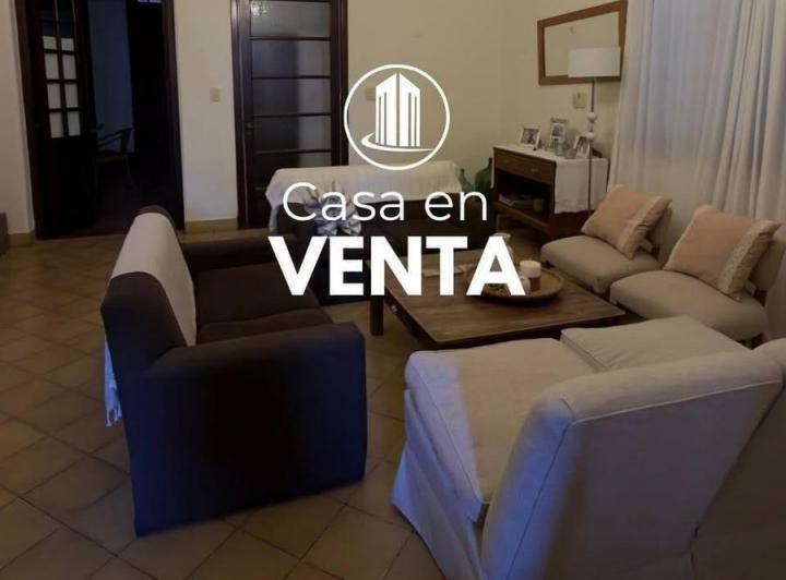 Casa · 319m² · 7 Ambientes · 2 Cocheras