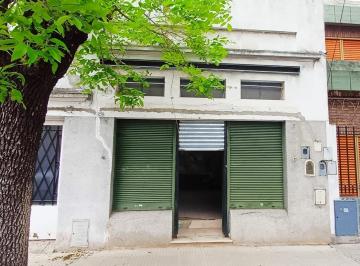 Local comercial · 47m² · 1 Ambiente · Local en Alquiler a La Calle con Entre - Piso