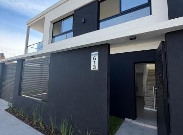 Casa · 127m² · 3 Ambientes · 2 Cocheras · Venta de Casa 3 Ambientes en Ituzaingo Norte, a m de Zona Comercial