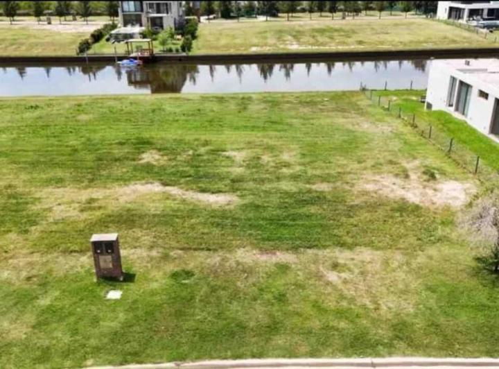 Terreno · 954m²