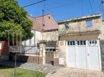 Casa · 188m² · 3 Dormitorios · 1 Cochera · Casa en Venta en Santo Tome | Saavedra 1680