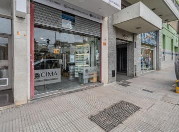 Local comercial · 136m² · 4 Ambientes · Venta Local Comercial con Renta en Villa Ortuzar