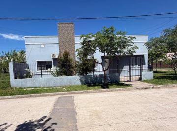 Casa · 110m² · 5 Ambientes · 1 Cochera · Casa en Venta Zona Norte