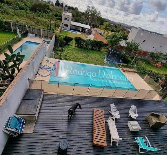 Casa · 250m² · 4 Ambientes · 2 Cocheras